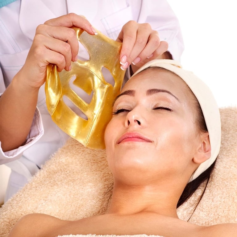 gold-facial-maskmaschera-faccialemaschera-bellezza-viso.1-min.jpg
